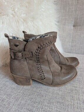 ROXY Western Style Cowgirl Buckle Booties With Side Zipper Size 7.5